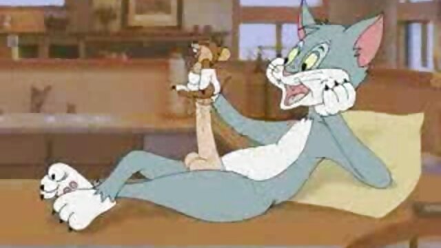 bimbo utilise comme films pornographiques américains une vulgaire bassine a jus