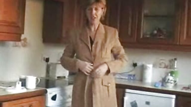 Branlette musculaire faciale en bi à trois film francais porno en streaming