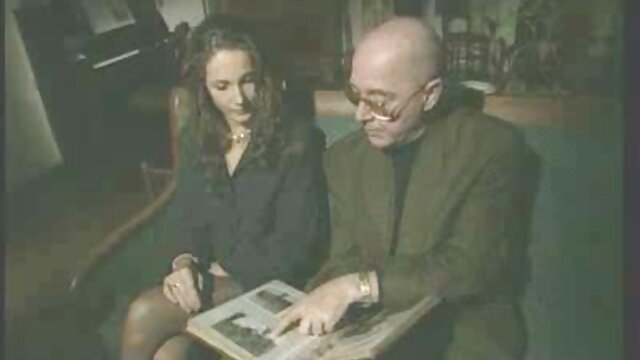 HUNT4K. Un mec pénètre sites pornos français une fille sexy dans sa voiture pendant que cocu ...