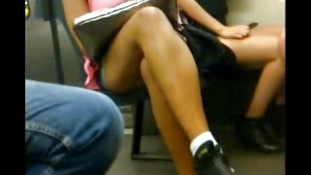 Une ado bouclée olga french porn se fait lécher la chatte et baiser