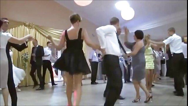 Un réparateur film porno francais longue duree noir peut satisfaire les besoins sexuels d'un poussin blanc