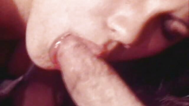 Une MILF allemande apprend à film porno en espagnol son demi-fils à baiser et à le laisser jouir à l'intérieur