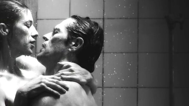 SBA Sister regarde et voit puis film porno en streaming français profite de la baise!