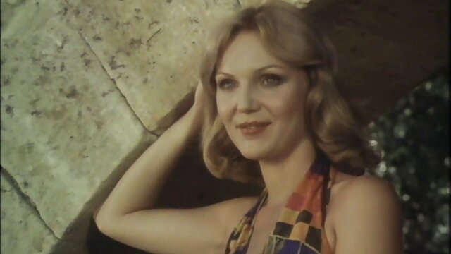 Horny Mae se masturbe la chatte film porno etranger