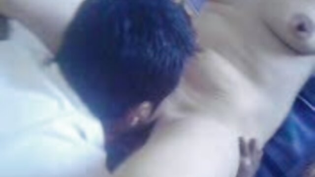 Brunette french school porno Ariana Fox Dildo Bangs En Talons Et Sur Une Fourrure!