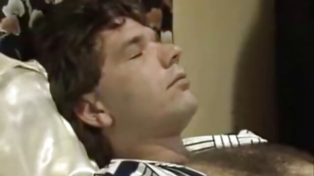 MILF aux gros seins aime la baise titty film porno drôme et le cul