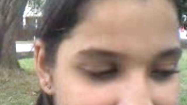 La jeune latina Isabella Nice mange du le film porno en français sperme après un trio