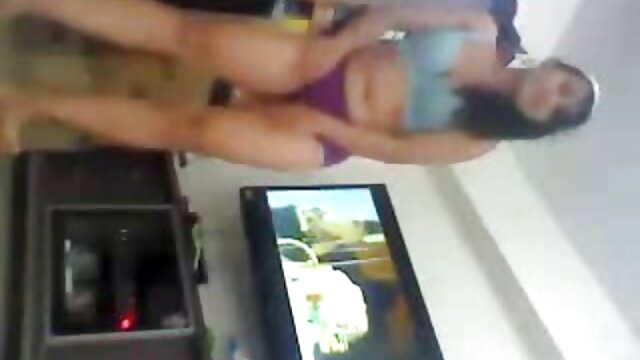 Salle de bain film porno en streaming français collants blonde dans le trou du cul