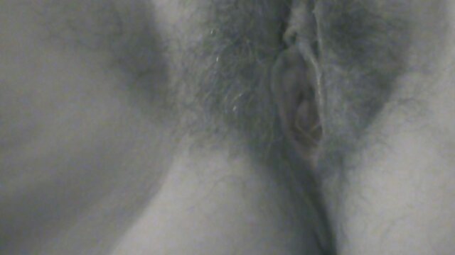 De beaux gales et leurs mecs ont une fête de film porno francais avec histoire baise du nouvel an