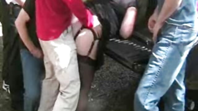 Amirah pornos vintage francais Adara groupe bukkake blowbang avale scène par Cum For