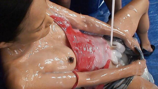 Grosse blonde baisée pornos baises dans la chambre.mp4