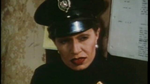 Petite mignonne vidéos pornos françaises surprise sur une cam voyeur nudiste sur la plage