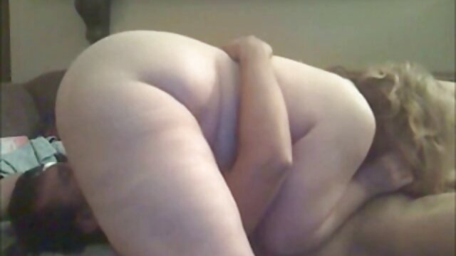 Hot Brunette a des relations sexuelles en public avec films pornographiques gratuits en français un mec plus âgé